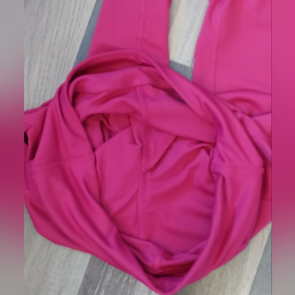 𝗕𝗲𝘃𝗲𝗿𝗹𝘆 𝗛𝗶𝗹𝗹𝘀 𝗣𝗼𝗹𝗼 𝗖𝗹𝘂𝗯 𝗖𝗮𝗽𝗿𝗶 𝗟𝗲𝗴𝗴𝗶𝗻𝗴 - Picture 4 of 12